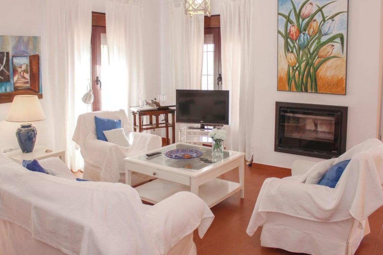 Sayalonga Fuentezuelas Pool Villa מראה חיצוני תמונה
